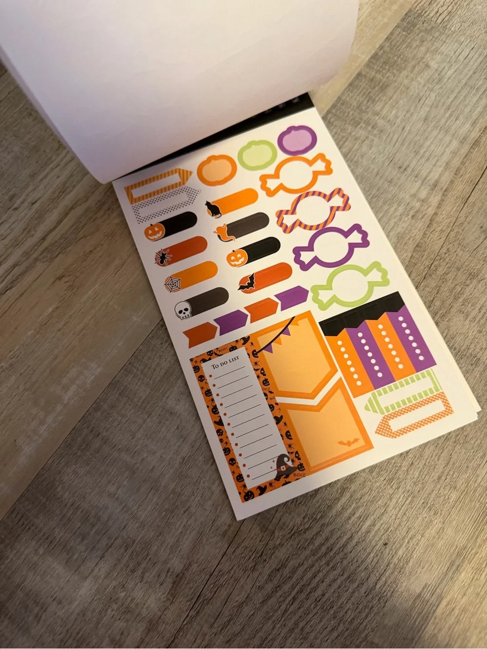 Sticker Book - Picture 4 of 6